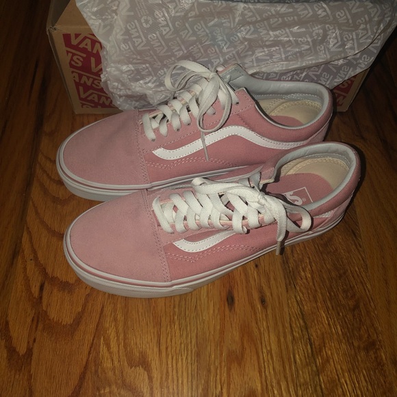 Vans - Picture 1 of 4
